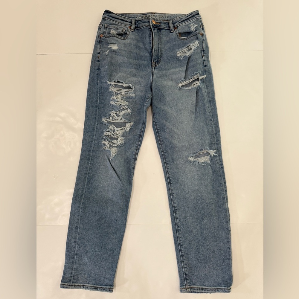 American Eagle Outfitters Light Blue Denim Mom Jeans